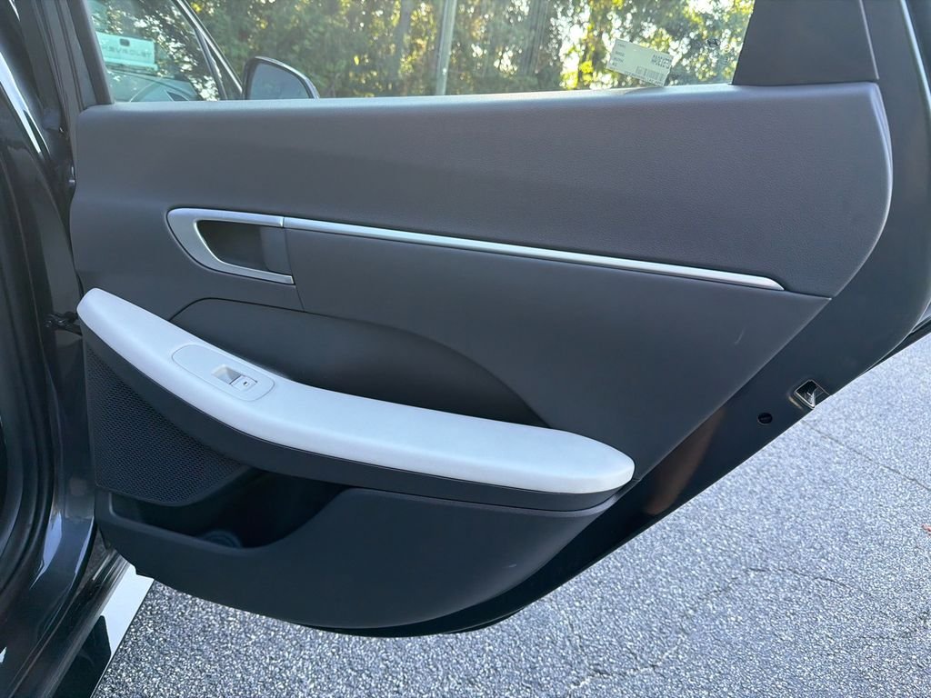 2024 Hyundai Sonata Hybrid SEL - Photo 16