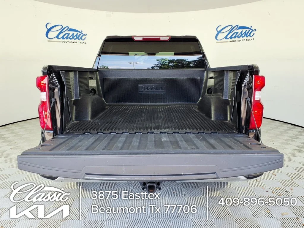 Used 2025 Black Chevrolet LT image 5