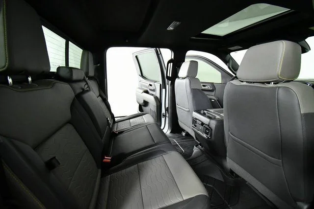 2025 Chevrolet Silverado 1500 ZR2 - Photo 23