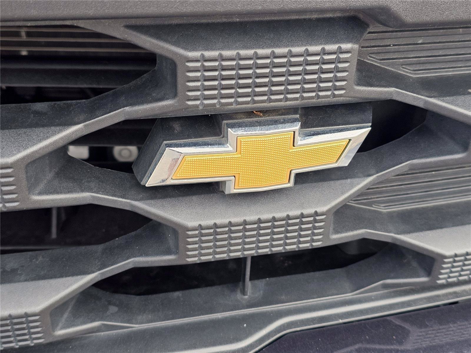 Used 2022 Northsky Blue Metallic Chevrolet Custom image 3