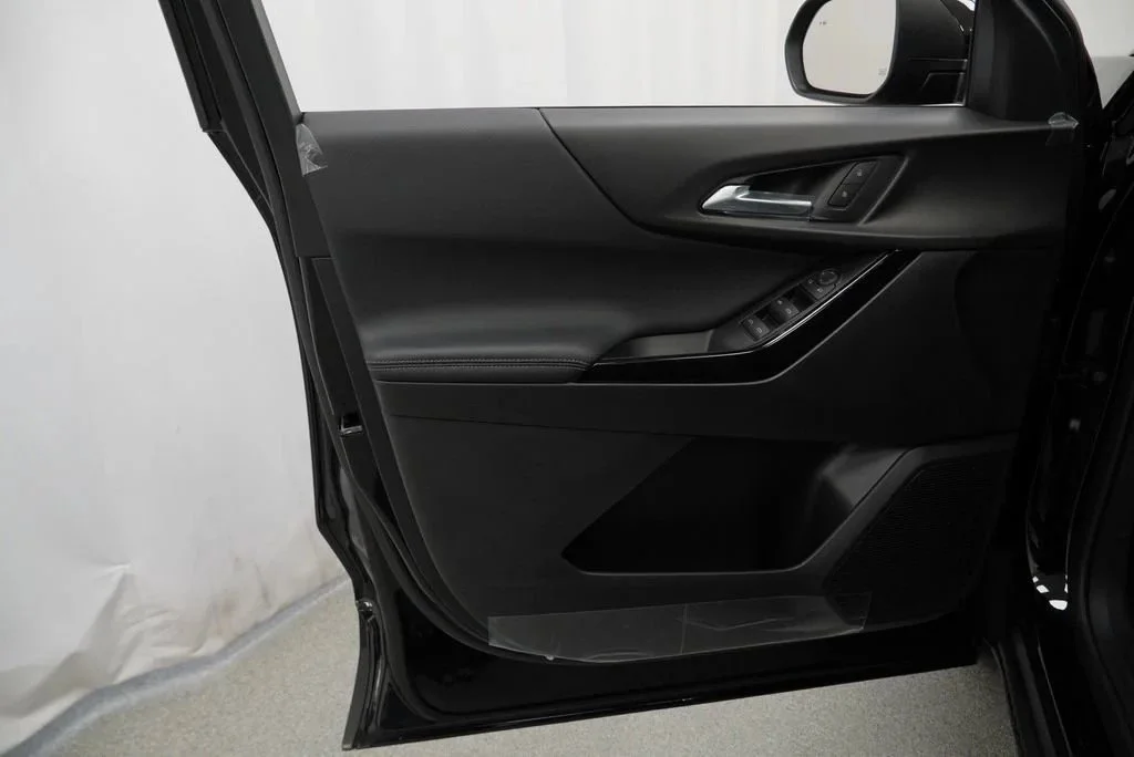 New 2027 Mosaic Black Metallic Chevrolet LT image 22