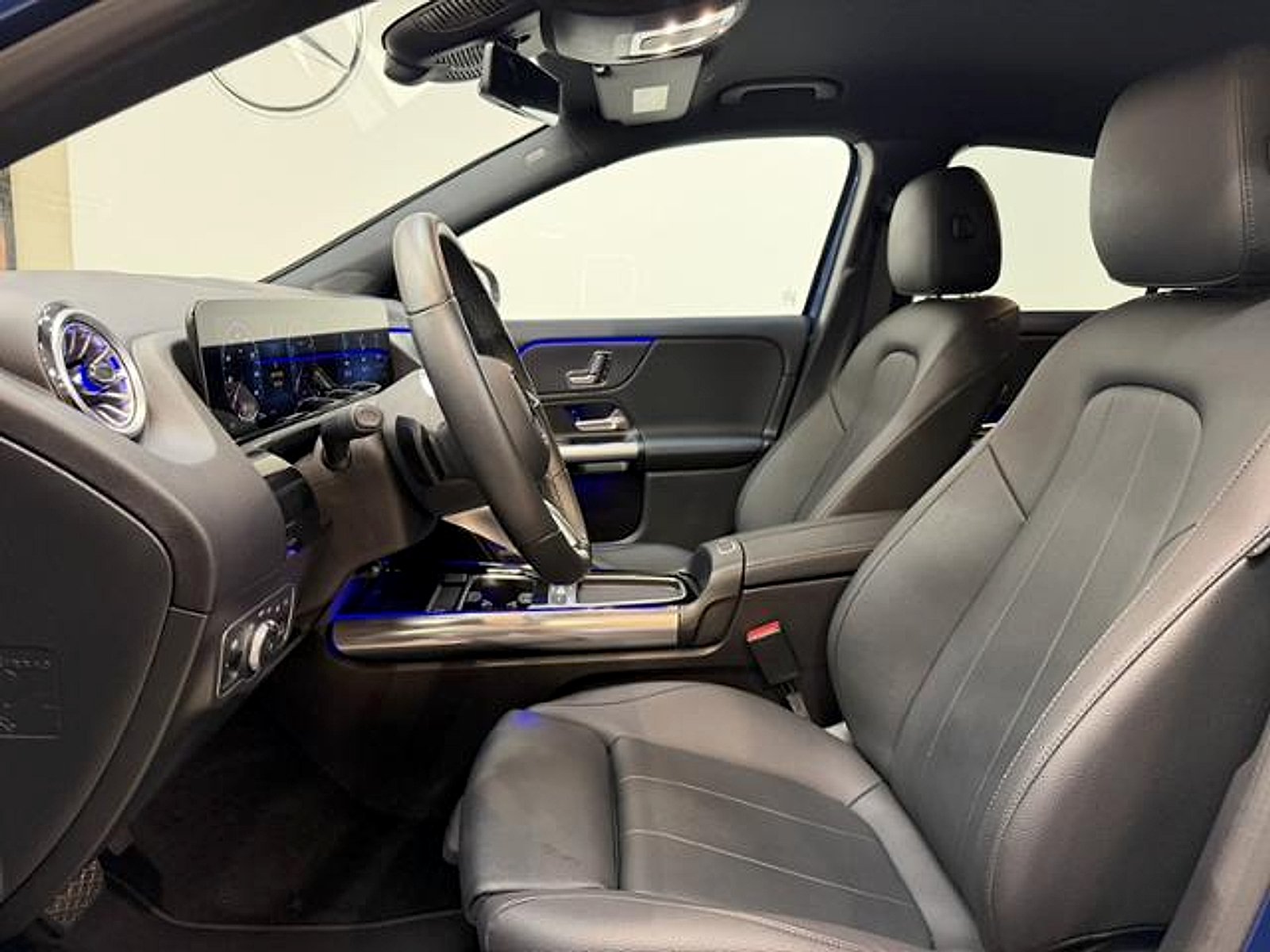 Certified Used 2025 Starling Blue Metallic Mercedes-Benz 4MATIC® image 8