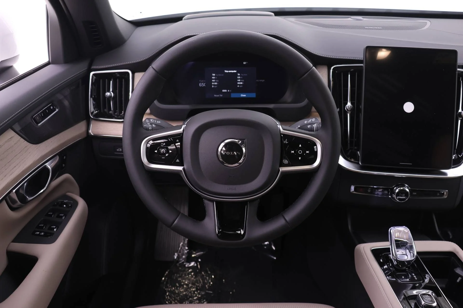 New 2026 White Volvo T8 Ultra image 14