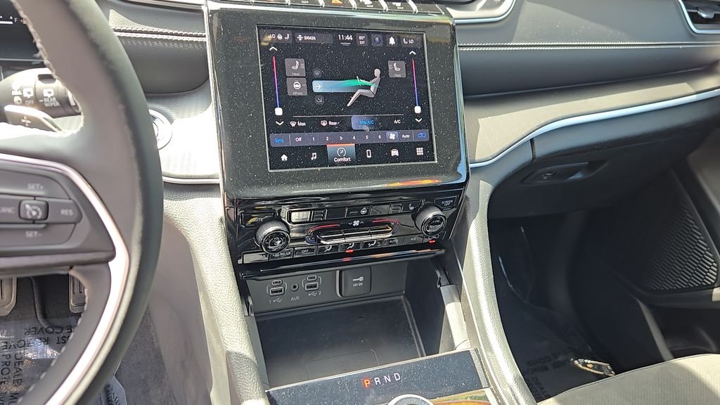 Used 2023 White Jeep Altitude X image 16