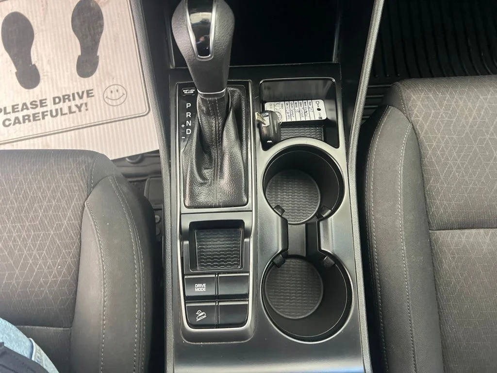 Used 2017 Sunset Hyundai SE image 20