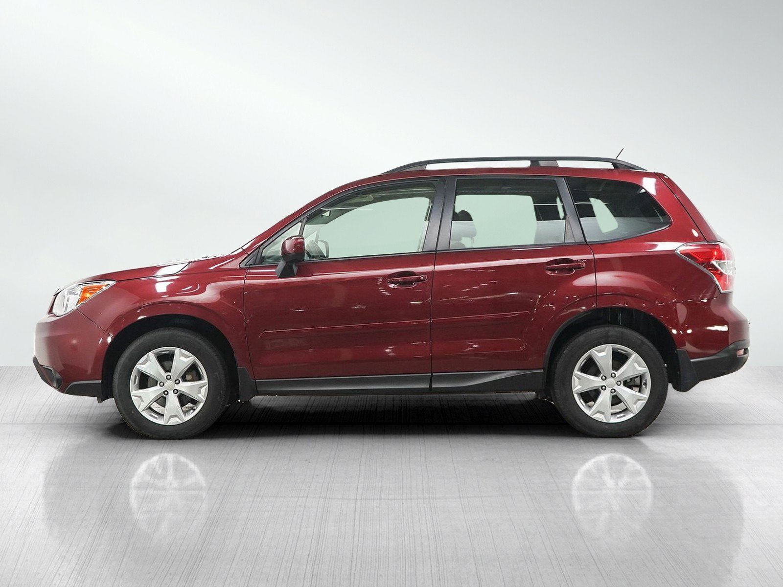 Used 2015 Subaru Forester i Premium with VIN JF2SJADC4FH829942 for sale in South Saint Paul, MN