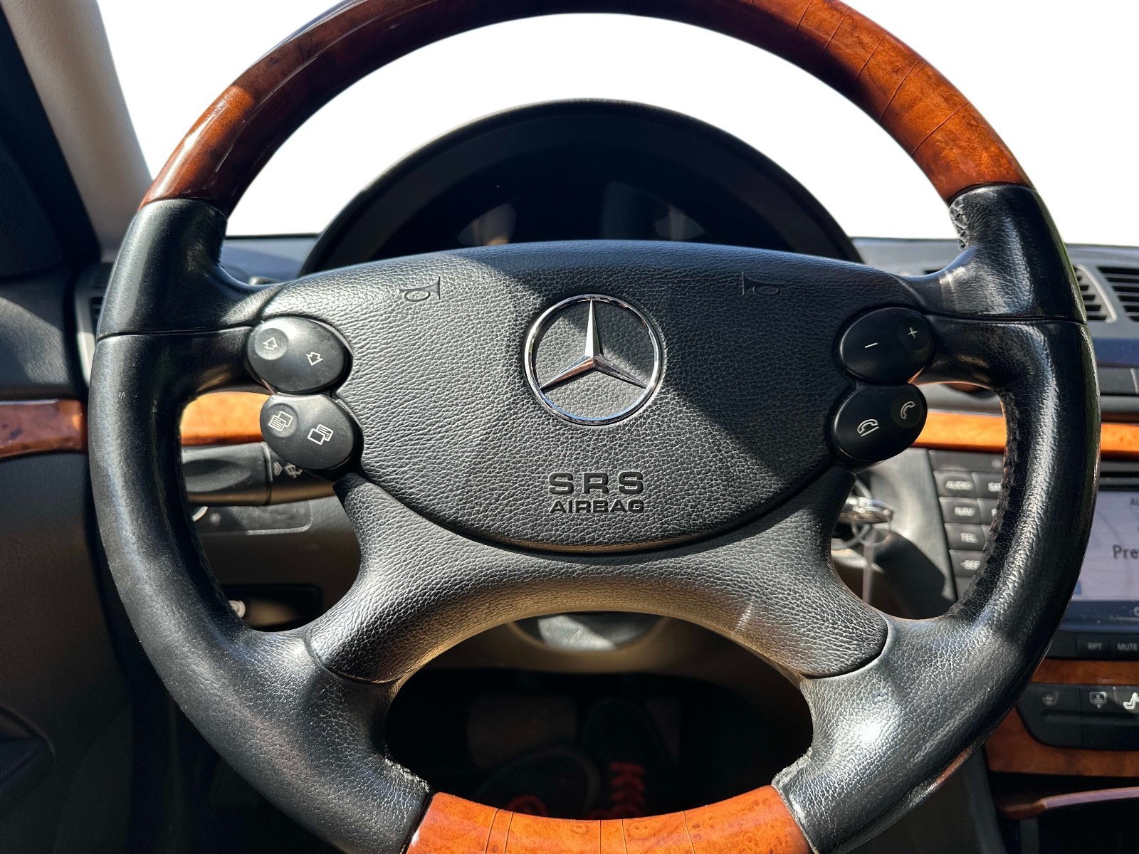 Used 2008 Black Mercedes-Benz E 350 image 19