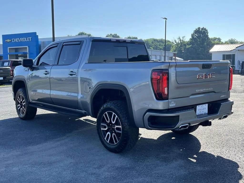Used 2025 Sterling Metallic GMC AT4 image 6