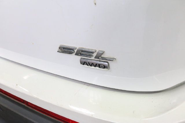 Used 2015 White Ford SEL image 10