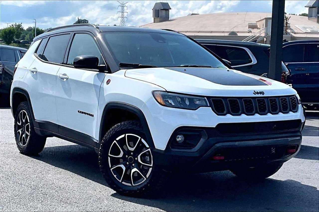 Used 2025 Bright White Clearcoat Jeep Trailhawk 4x4 image 29