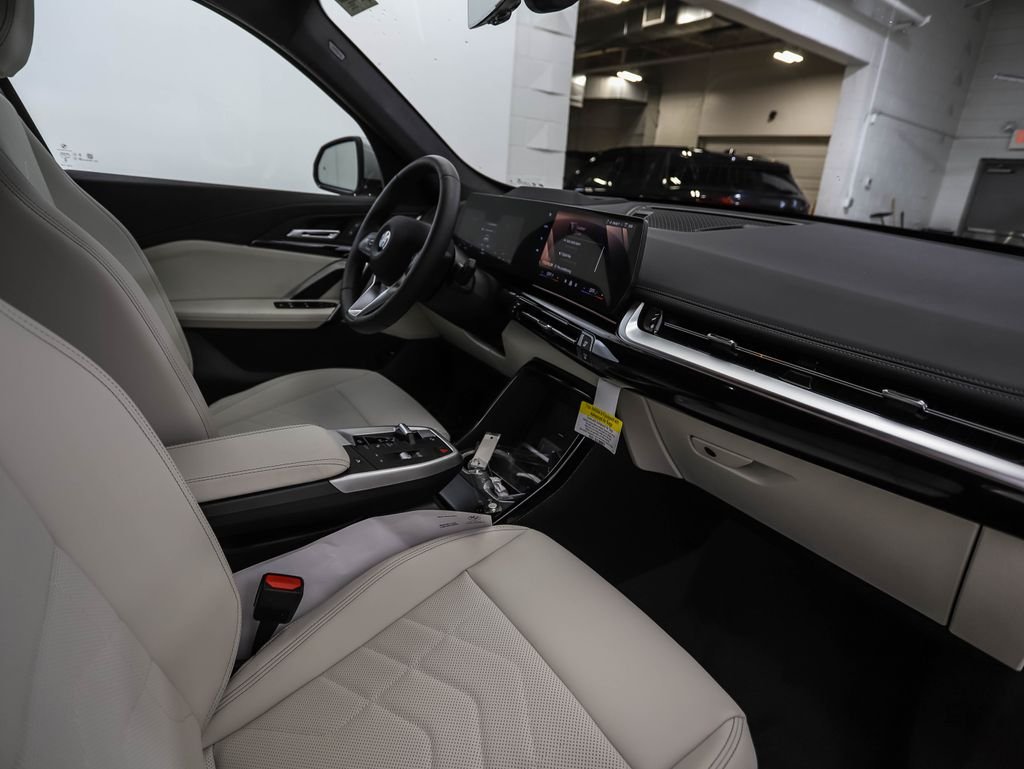 Used 2026 Silver Metallic BMW xDrive28i image 30