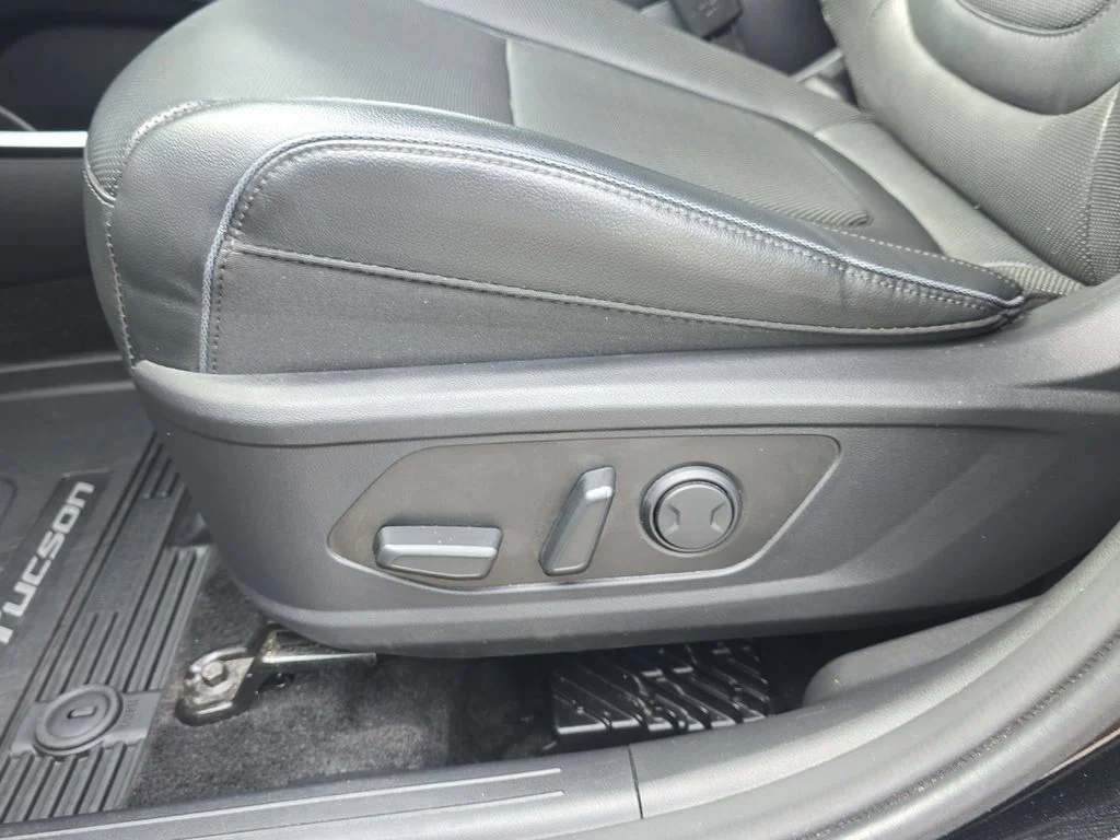 Used 2024 Black Hyundai Limited image 21
