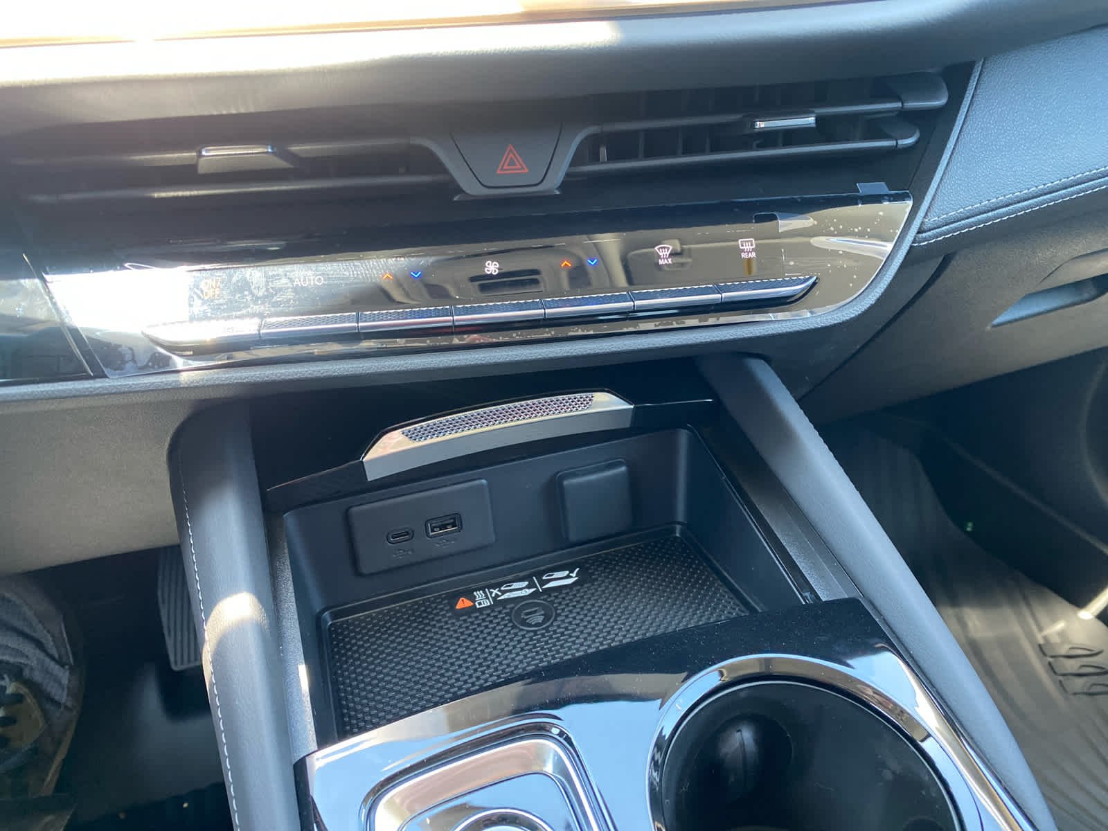 New 2026 Ebony Twilight Metallic Buick Avenir image 18
