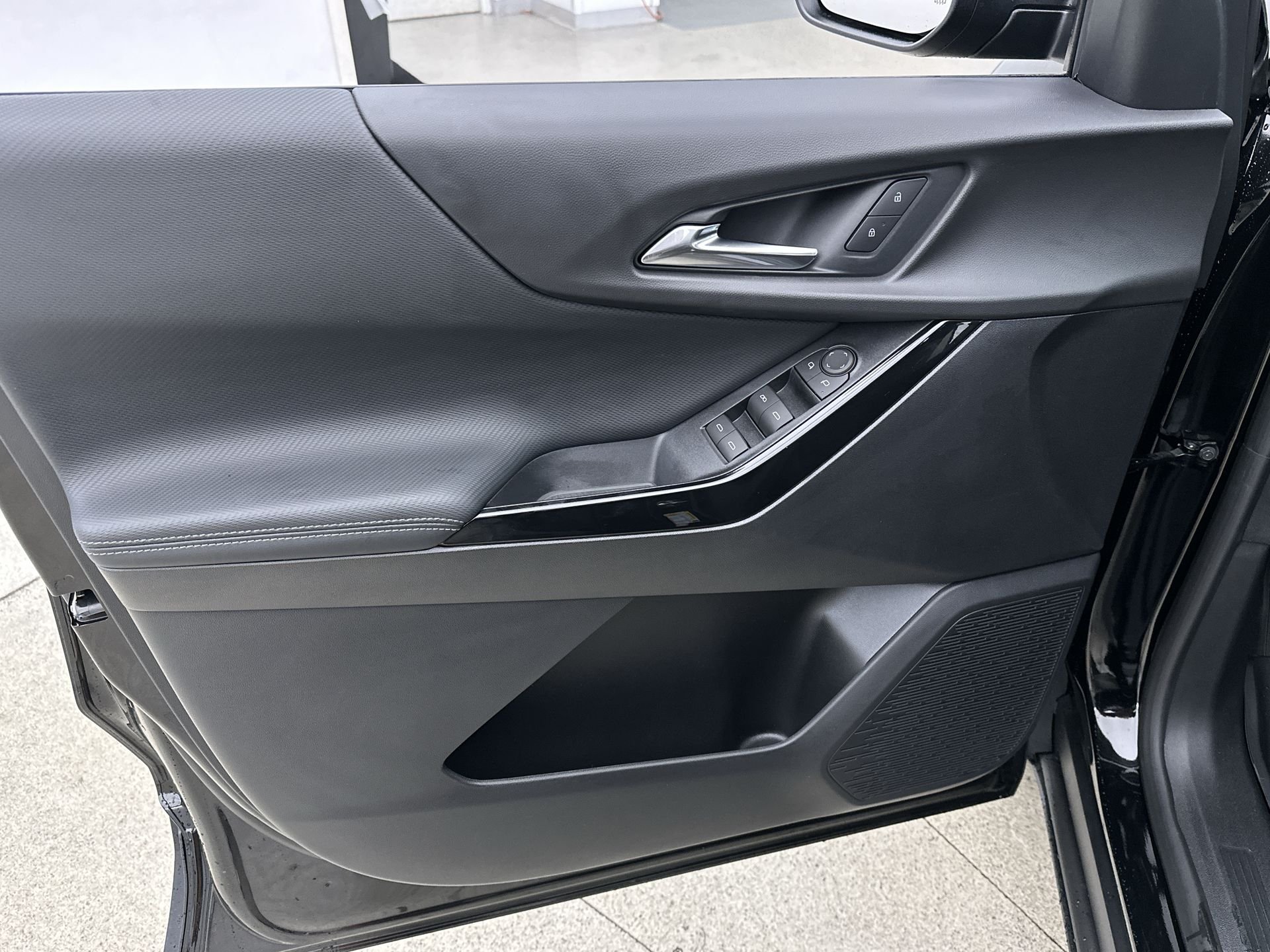 2027 Chevrolet Equinox LT - Photo 64