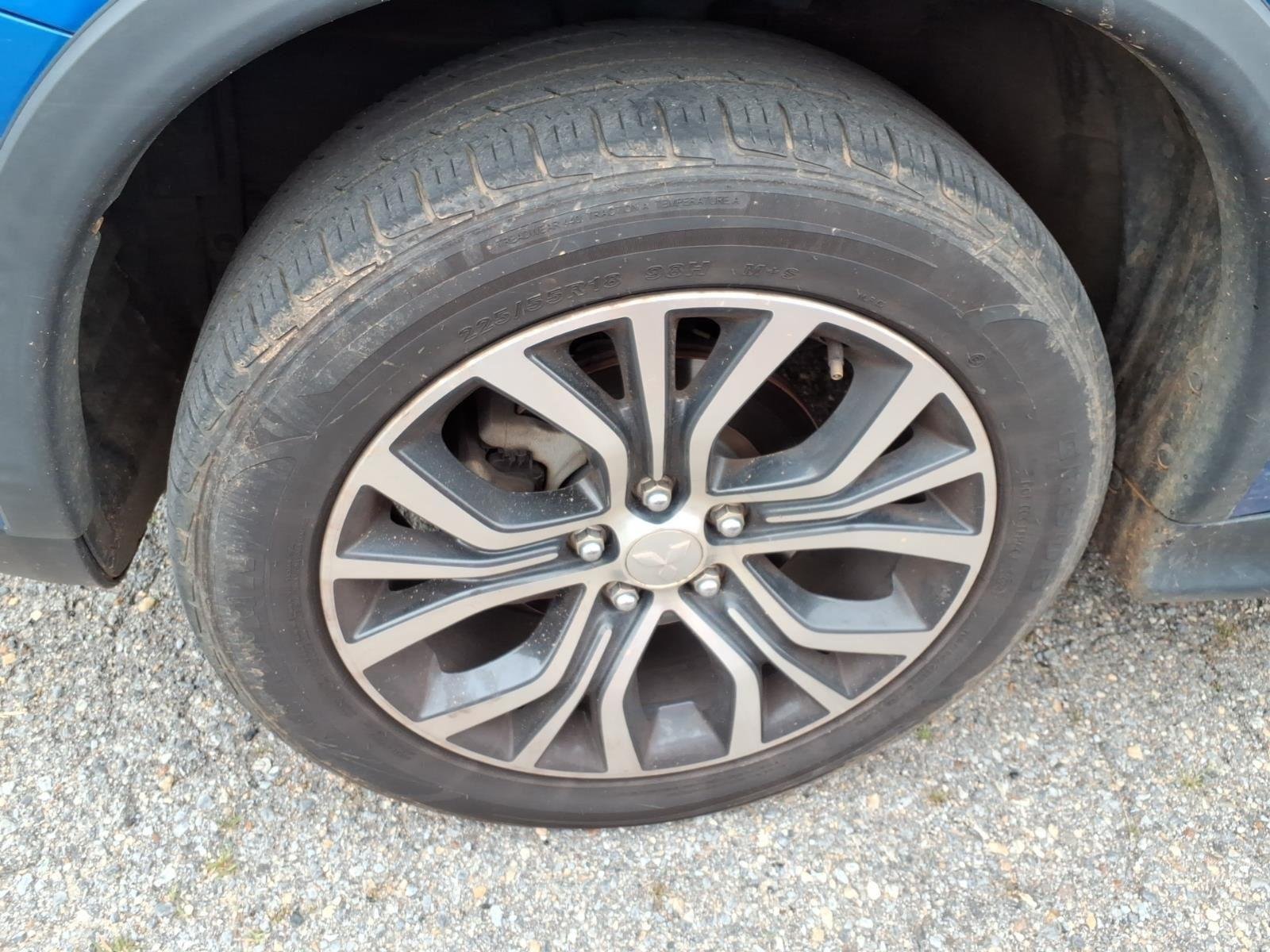 Used 2019 Octane Blue Metallic Mitsubishi SE 2.0 image 8