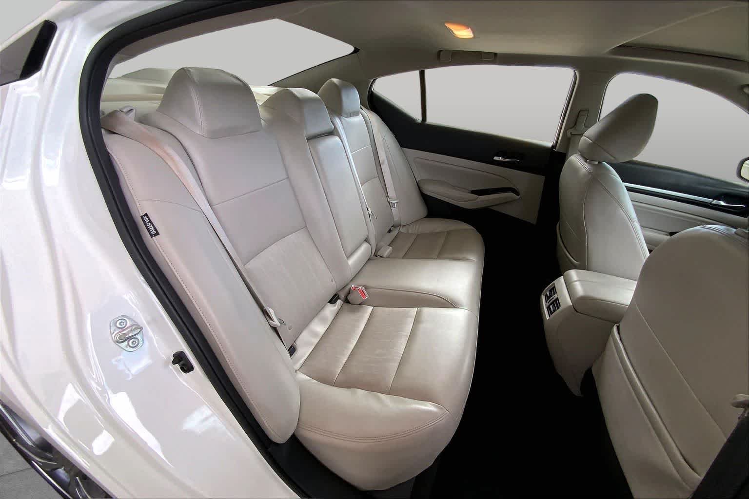 Used 2022 Pearl White Tricoat Nissan 2.5 SL image 20