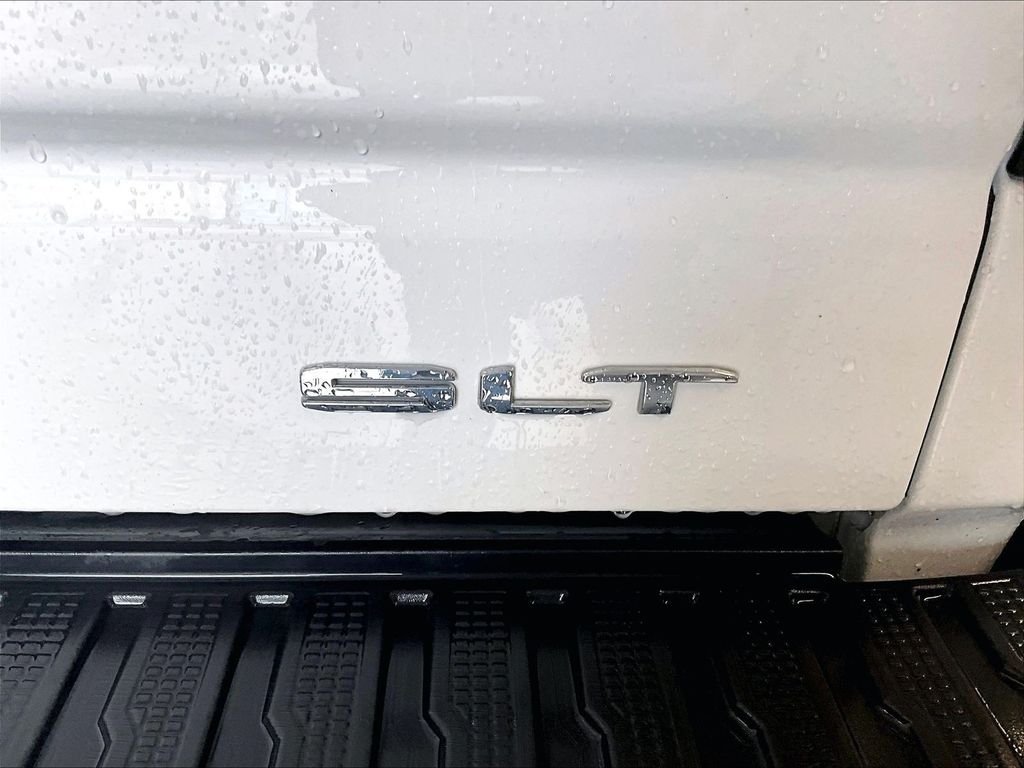 Used 2023 Summit White GMC SLT image 28