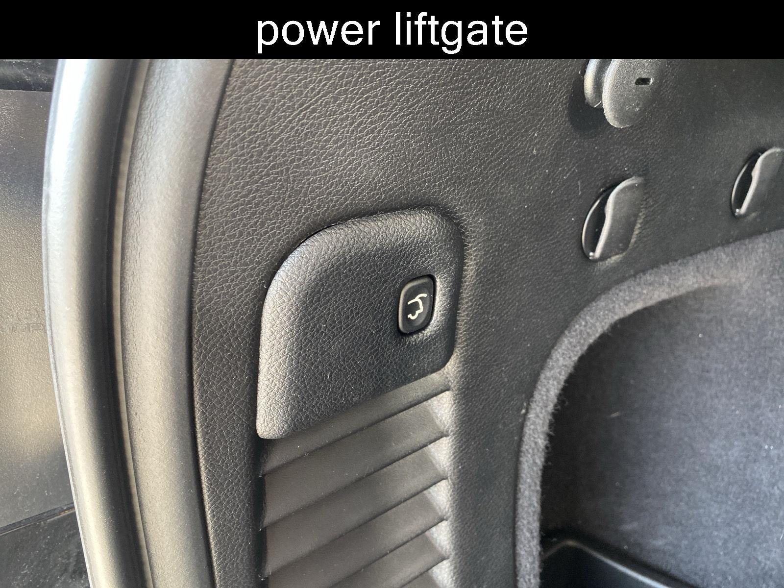 Used 2019 Diamond Black Crystal Pearlcoat Jeep Upland image 16