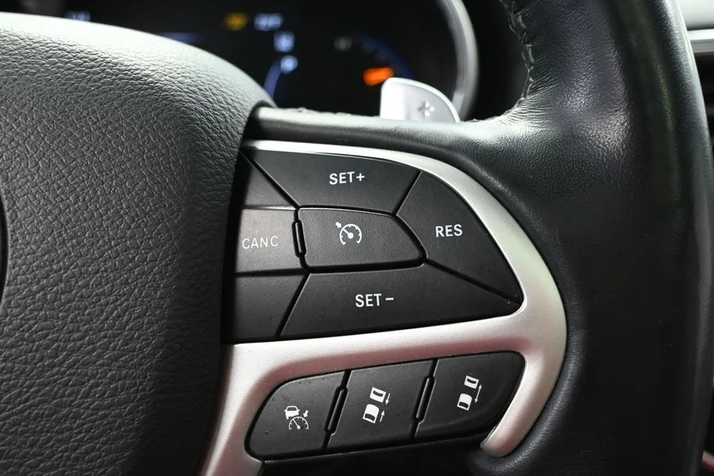 Used 2021 Off-white Jeep Summit image 23