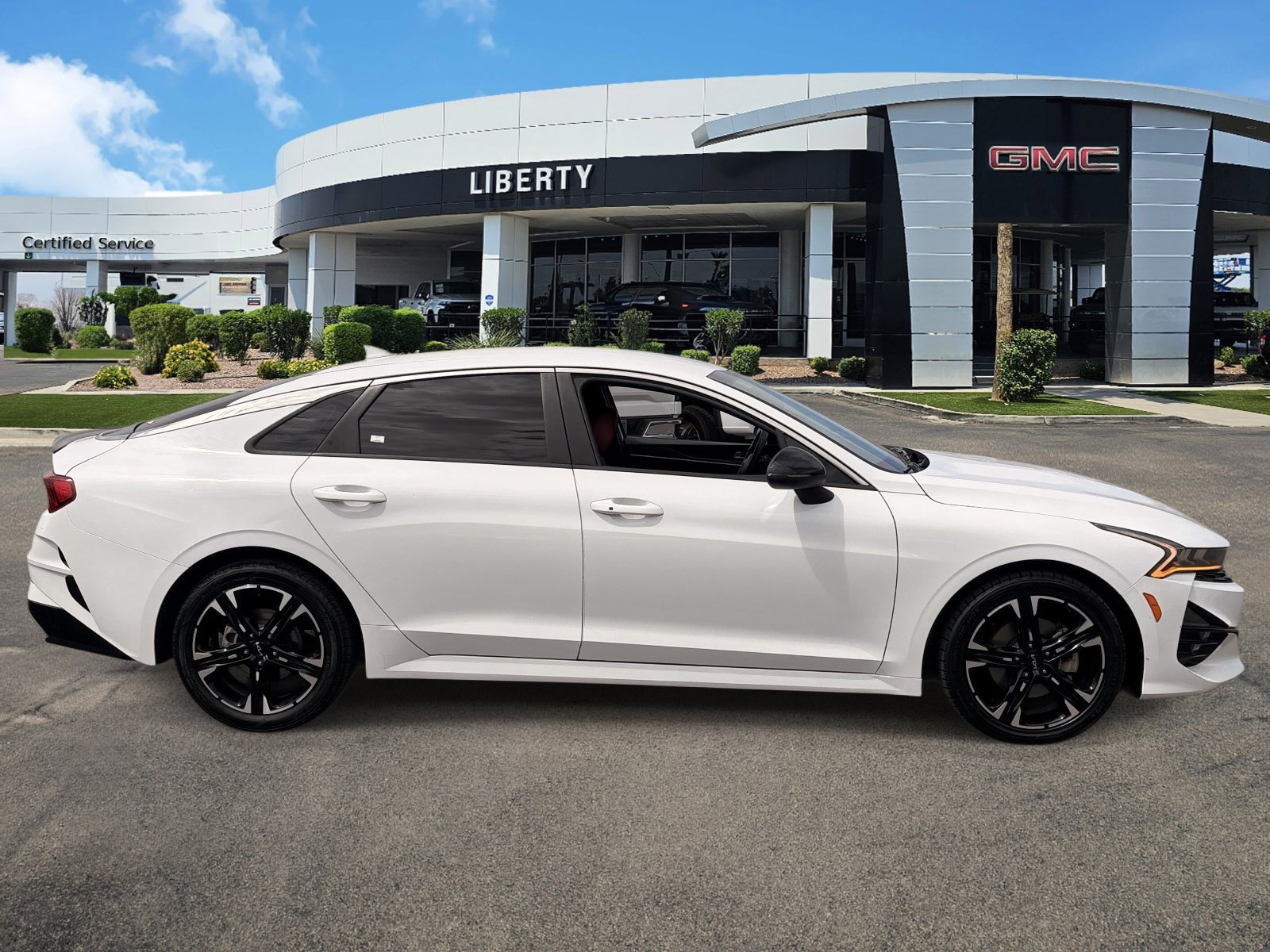 Used 2023 White Kia GT-Line image 2