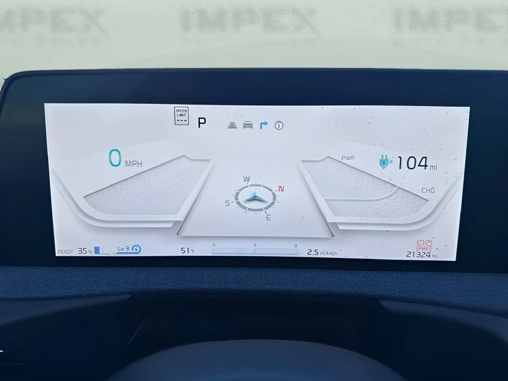 Used 2023 White Kia Wind image 14
