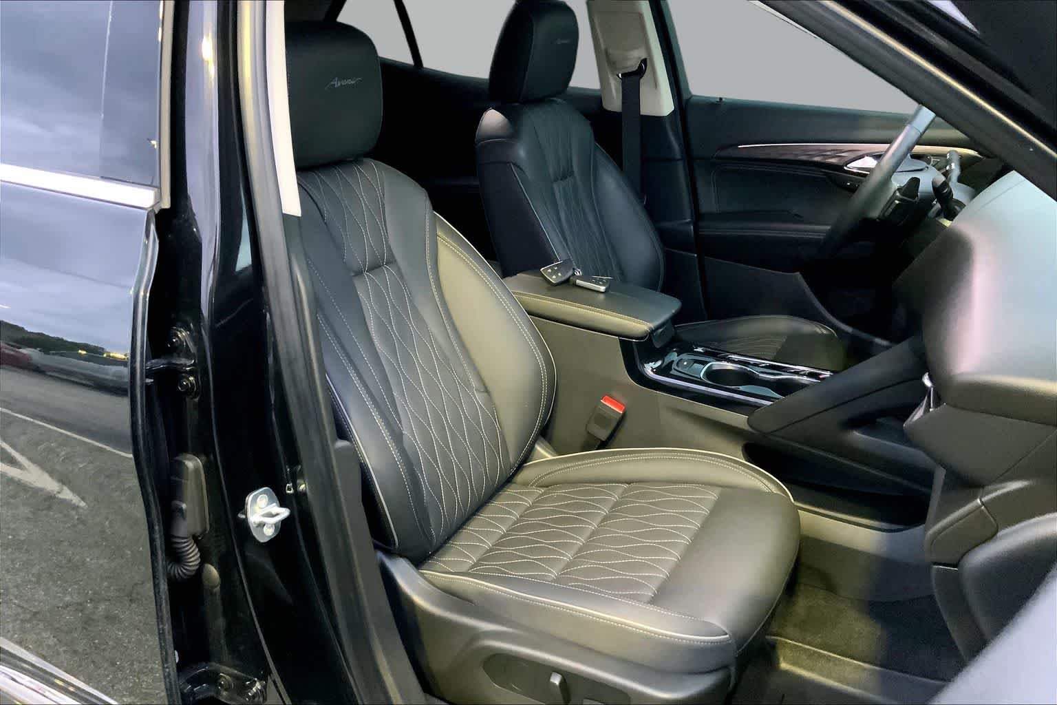 Used 2022 Ebony Twilight Metallic Buick Avenir image 9