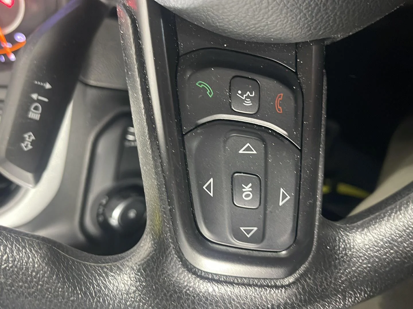 Used 2024 High Velocity Clearcoat Jeep Sport image 22