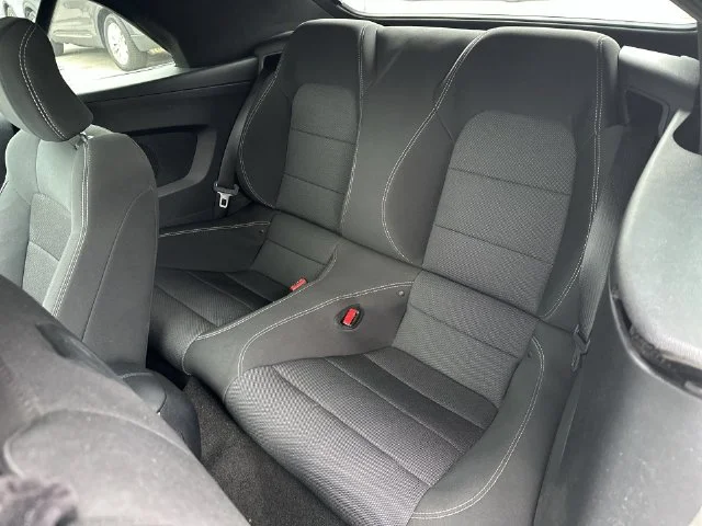 Used 2016 White Ford V6 image 22