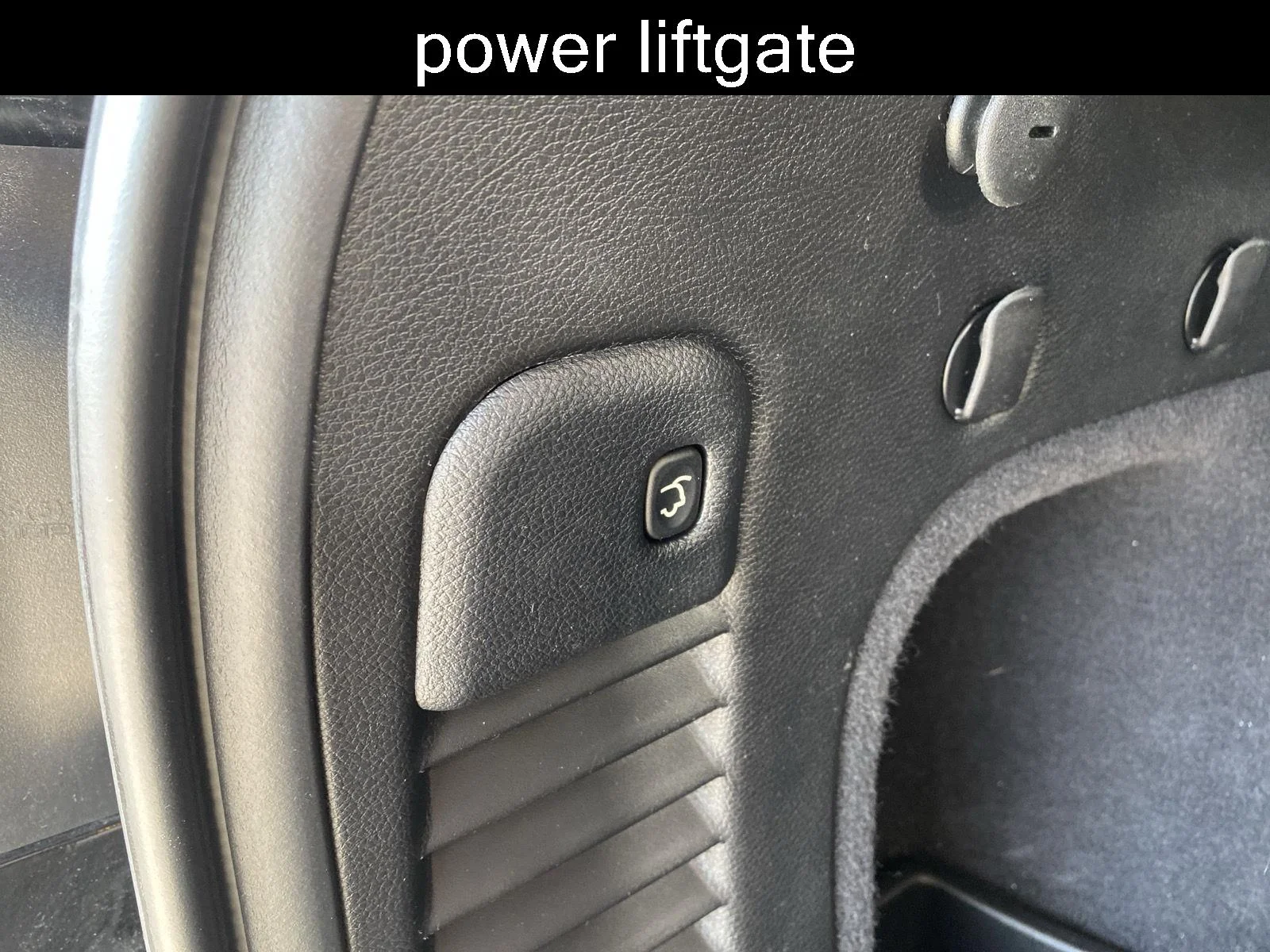 Used 2019 Diamond Black Crystal Pearlcoat Jeep Upland image 16