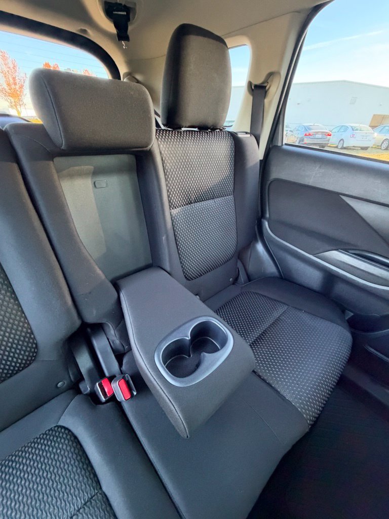 Used 2016 Mercury Gray Metallic Mitsubishi SE image 25