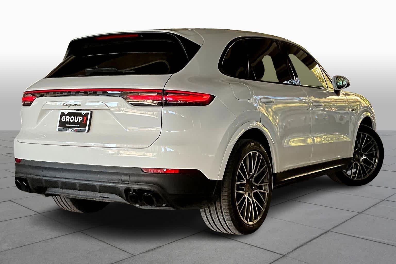 Used 2022 Carrara White Metallic Porsche E-Hybrid image 39