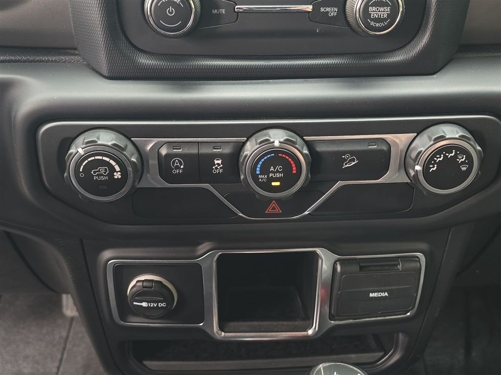 Used 2018 White Jeep Sport image 23