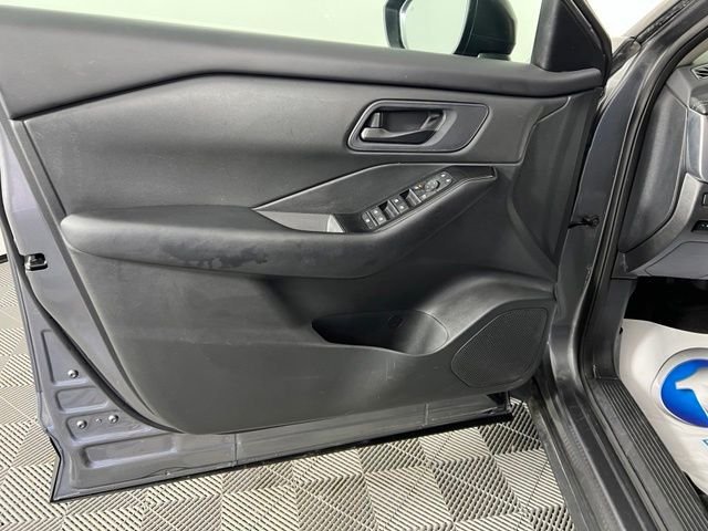 Used 2024 Gray Nissan S image 17