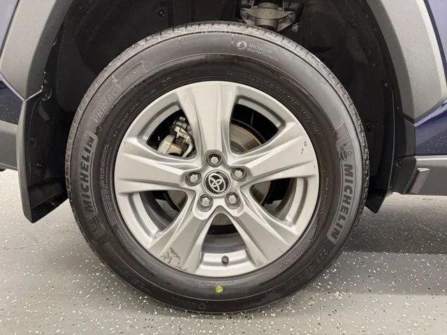 Used 2024  Toyota XLE image 21