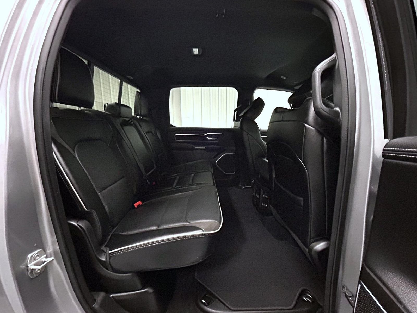Used 2023 Silver Ram Laramie image 18
