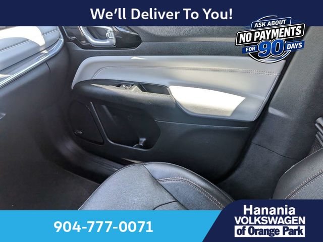 Used 2022 Silver Jeep Limited image 18