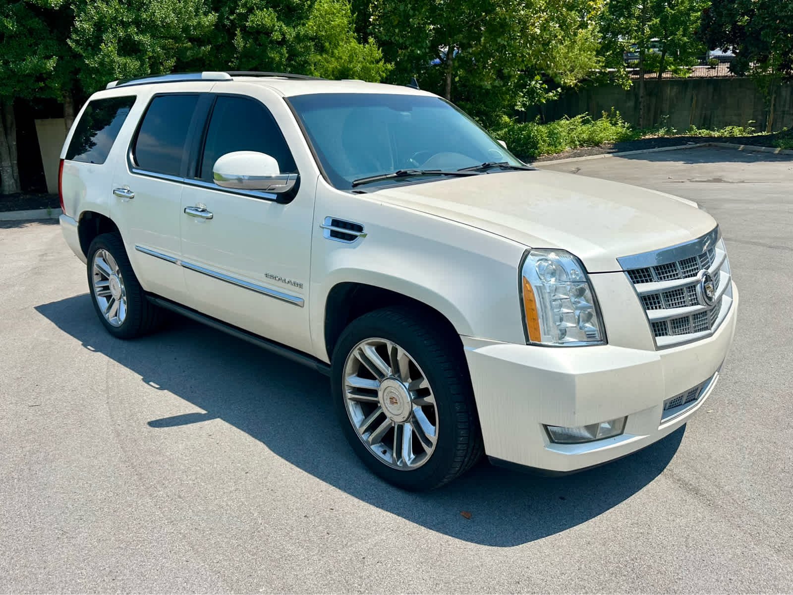 Used 2012 White Diamond Tricoat Cadillac Platinum Edition image 3
