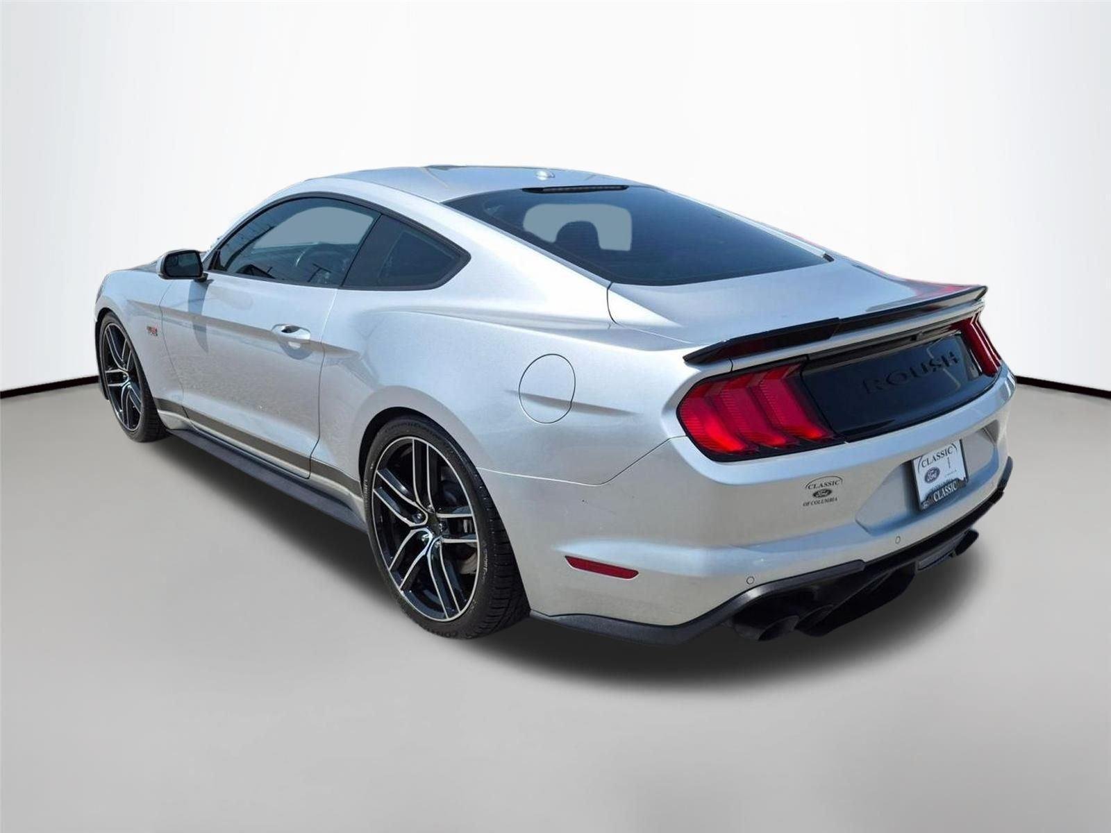 Used 2018  Ford GT Premium image 7