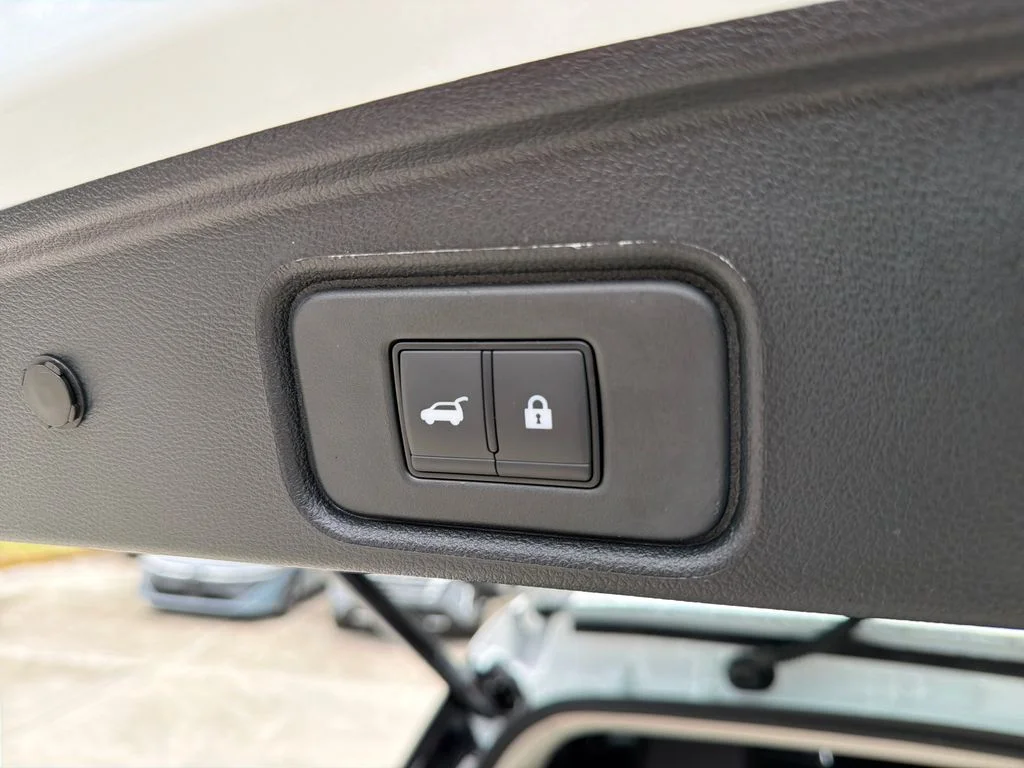 New 2026 Everest White Pearl TriCoat Nissan Platinum image 33