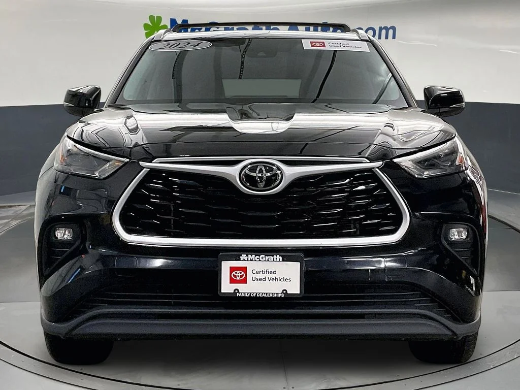 Used 2024 Black Toyota XLE image 5
