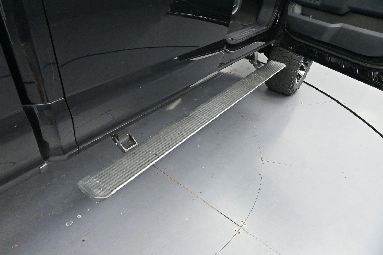 Used 2022 Agate Black Ford Lariat image 9