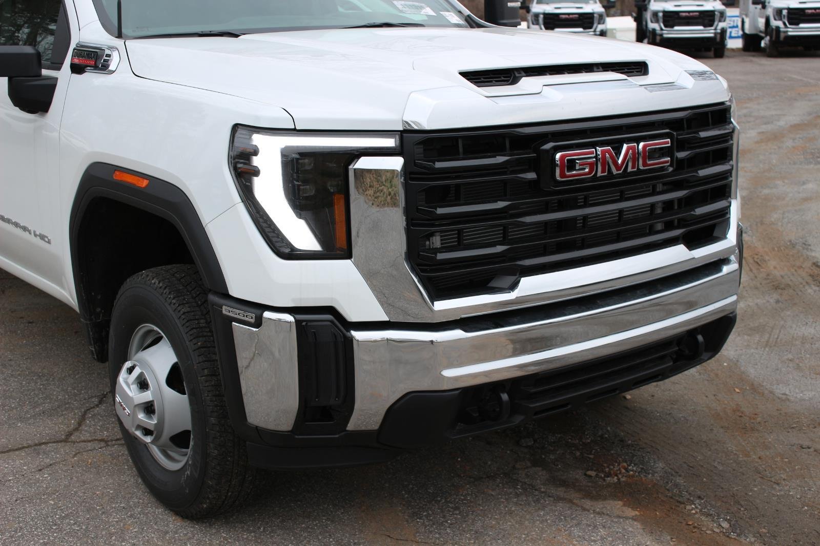 New 2026 Summit White GMC Pro image 5