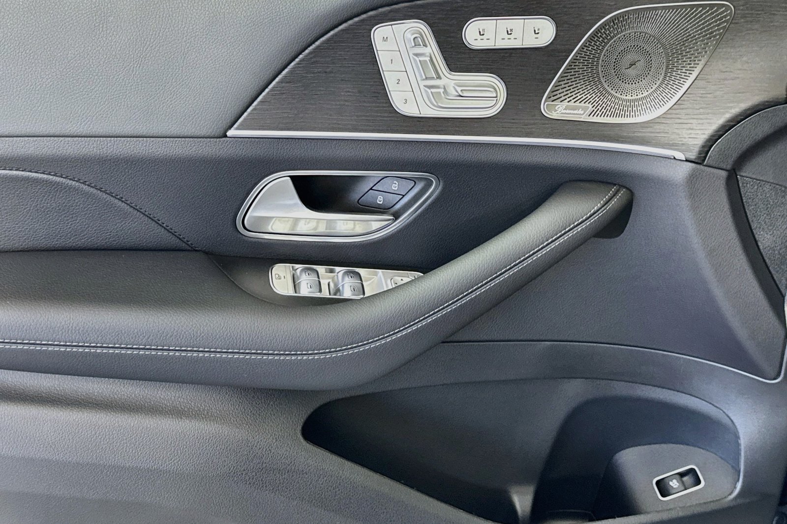 New 2027 Obsidian Black Metallic Mercedes-Benz GLS 450 image 16