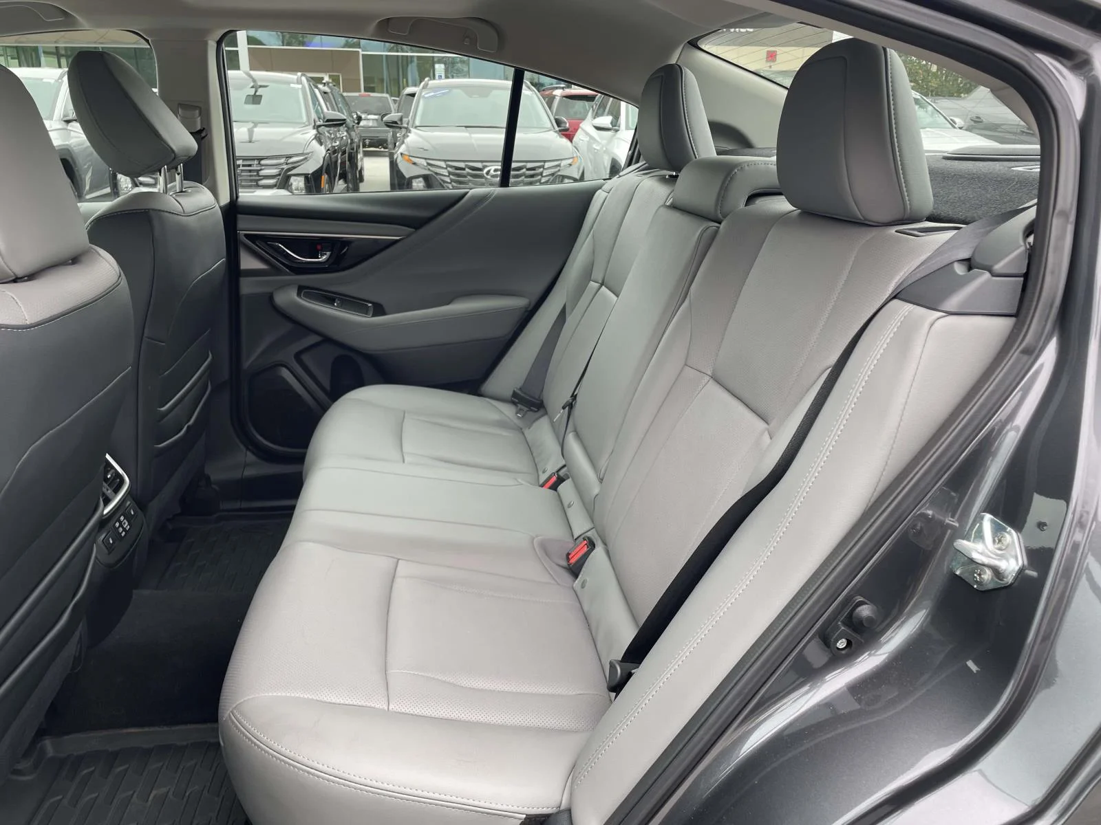 Used 2025 Magnetite Gray Metallic Subaru Limited image 3