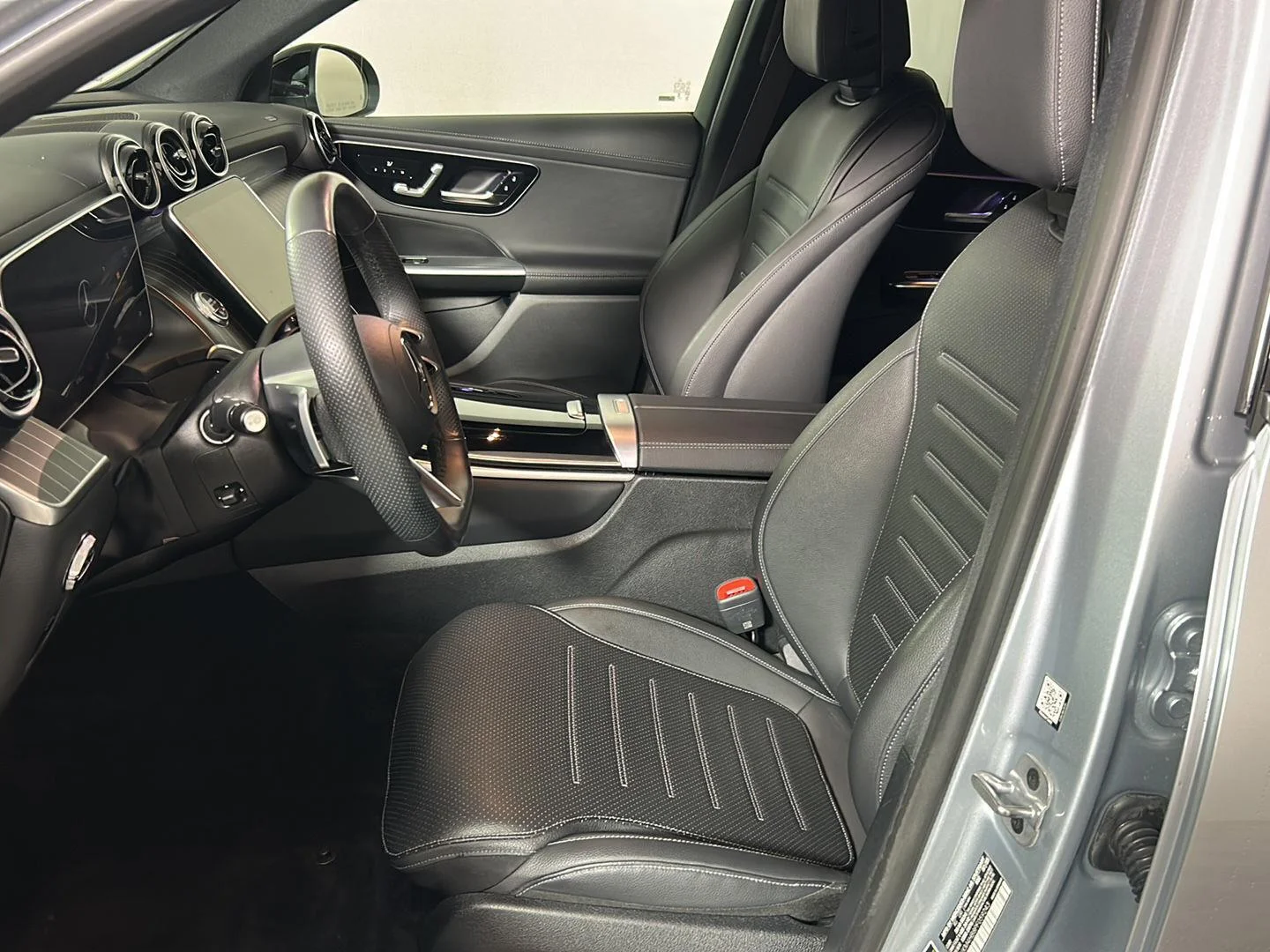 Used 2023 Cirrus Silver Metallic Mercedes-Benz GLC 300 image 15