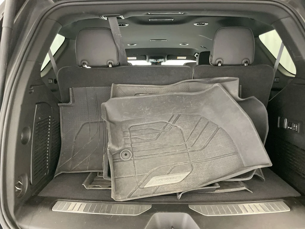 Used 2024 Black Chevrolet Premier image 26