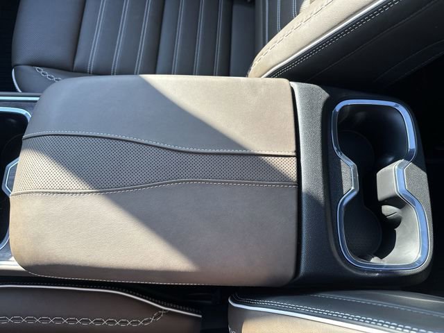 2026 GMC Acadia Denali Ultimate - Photo 25