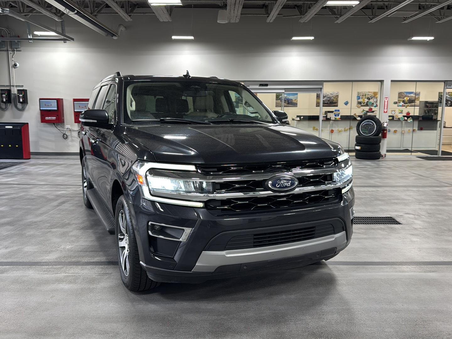 Used 2024 Dark Matter Gray Ford Limited image 18