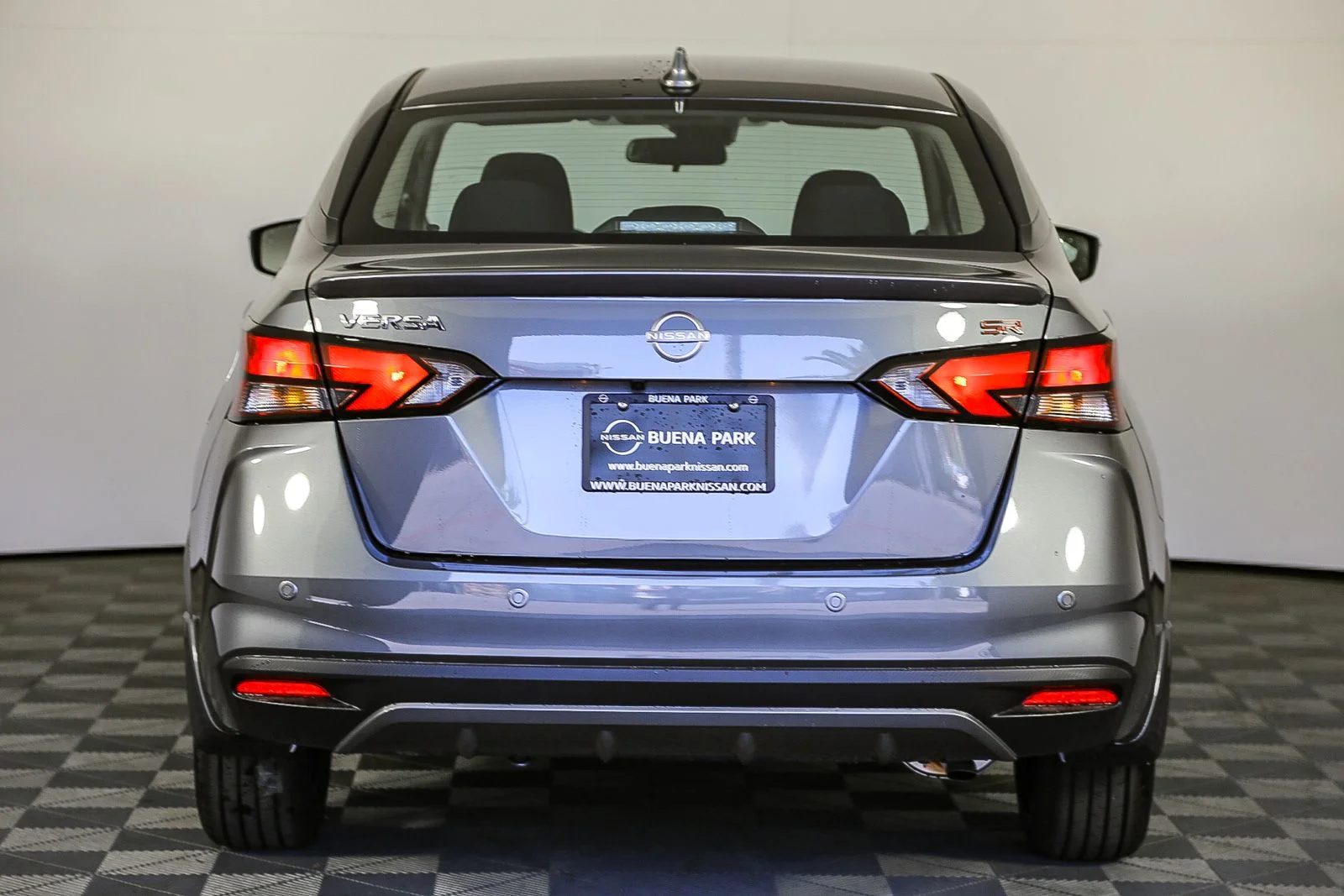 2025 Nissan Versa Sedan SR - Photo 8
