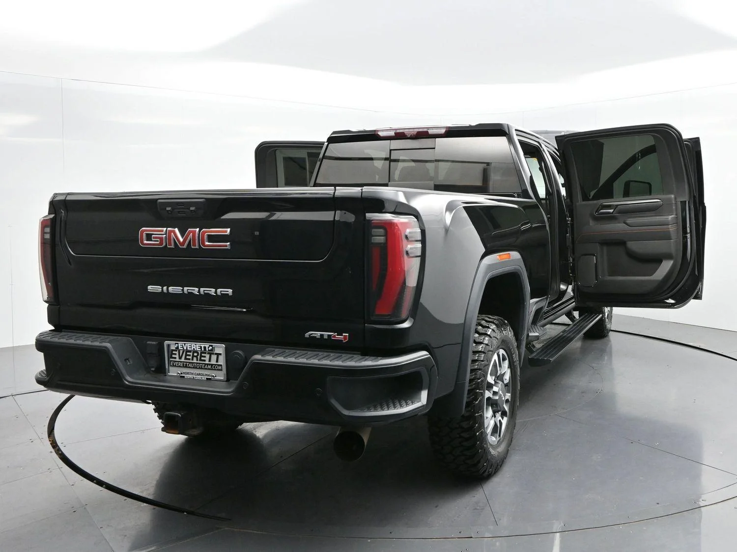 Used 2024 Onyx Black GMC AT4 image 44